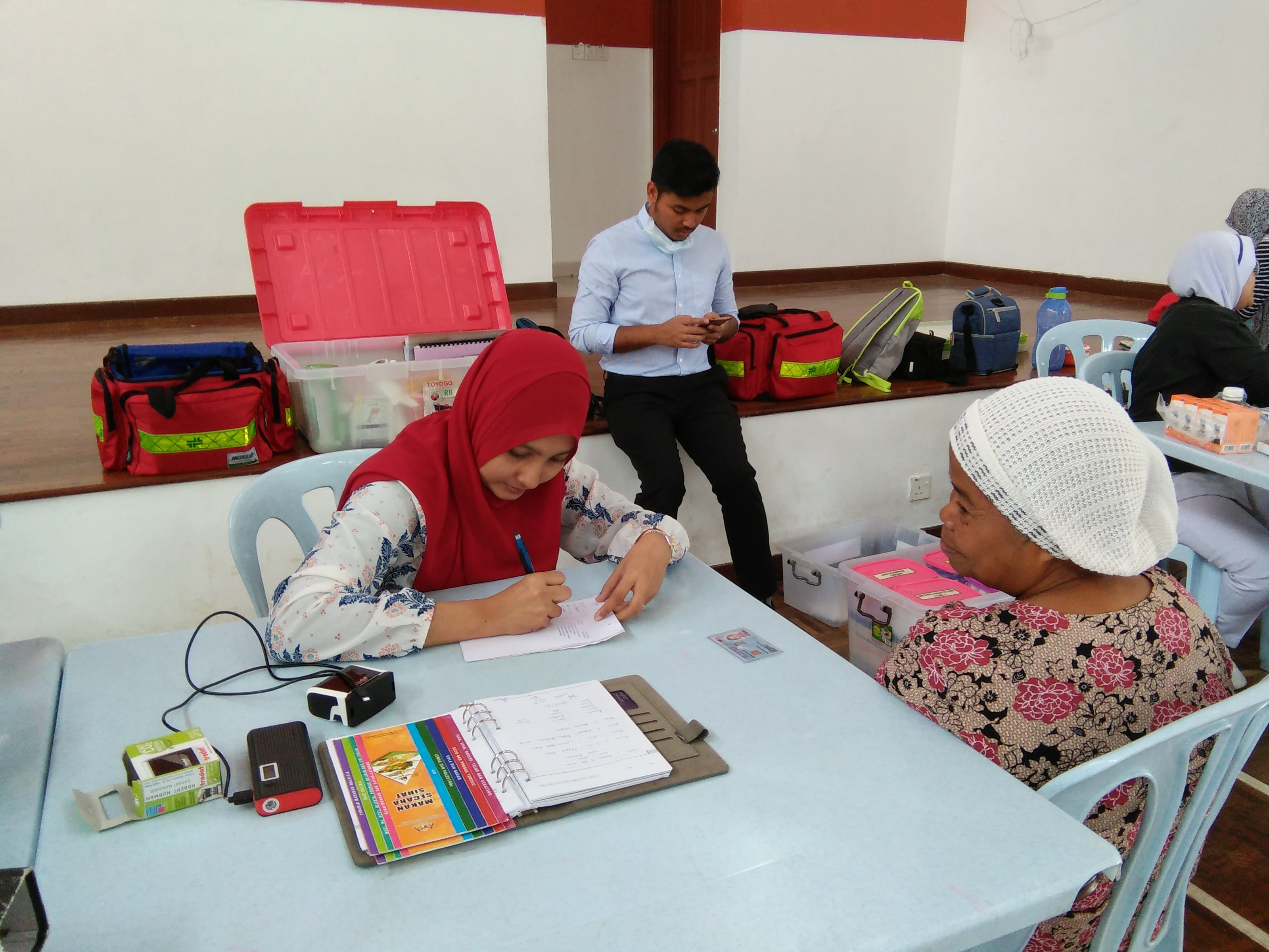 Sesi_Kaunseling_Pemakanan_semasa_Aktiviti_Klinik_Bergerak-min.jpg